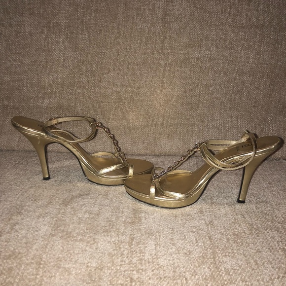 Bakers Gold Strappy Heels - Size 7 - Picture 6 of 6